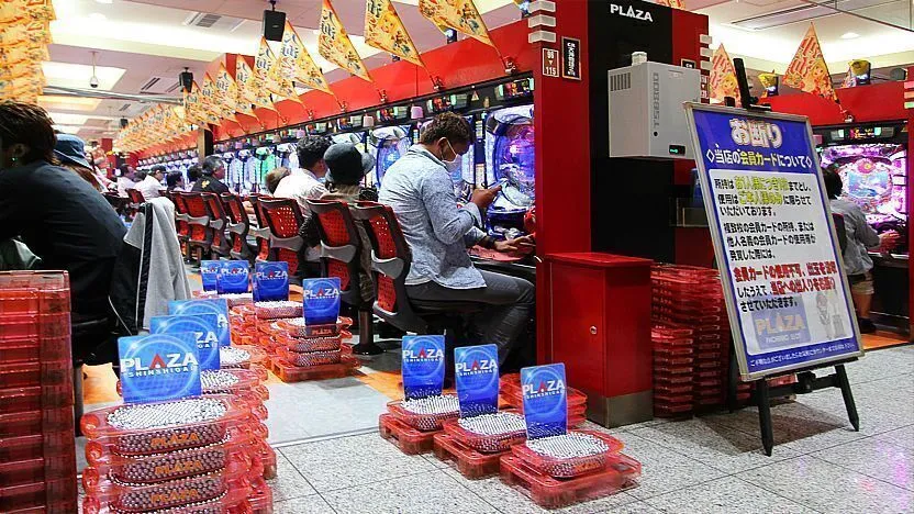 Maruhan Shinjuku Toho interior